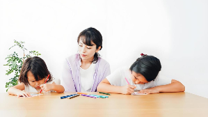 磐达教育青少年日语课程:展示儿童在趣味互动中快乐学习日语的日常插图 磐达教育青少年日语课程:展示儿童在趣味互动中快乐学习日语的日常插图